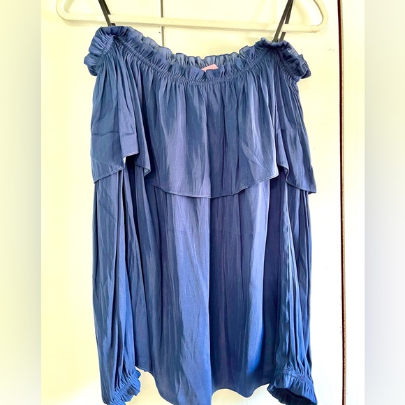 LILLY PULITZER Beautiful Dee Off the Shoulder Blouse- Size L - Picture 3 of 6